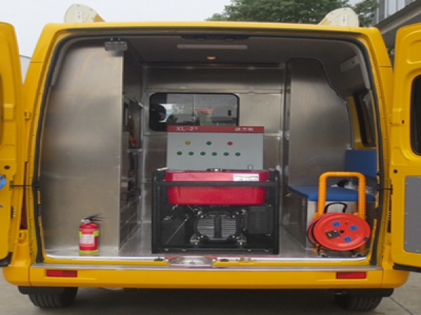 上汽大通輕客型救險(xiǎn)車